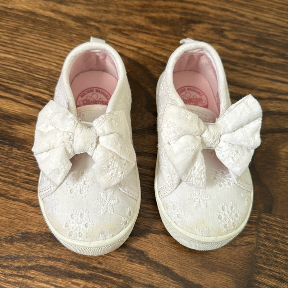 Oshkosh kid size 5